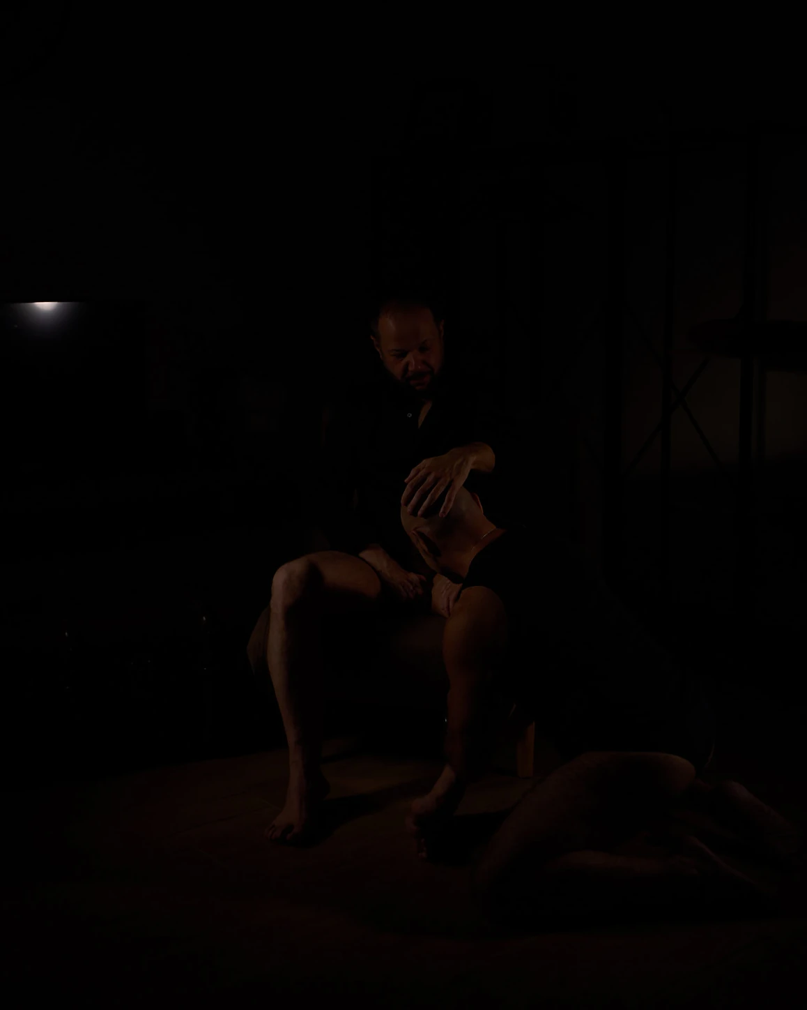 Tommaso Volker, dominant companion, in a moment of connection with Stefano Ferri